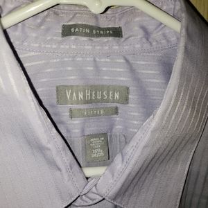 Van Heusen men's dress shirt